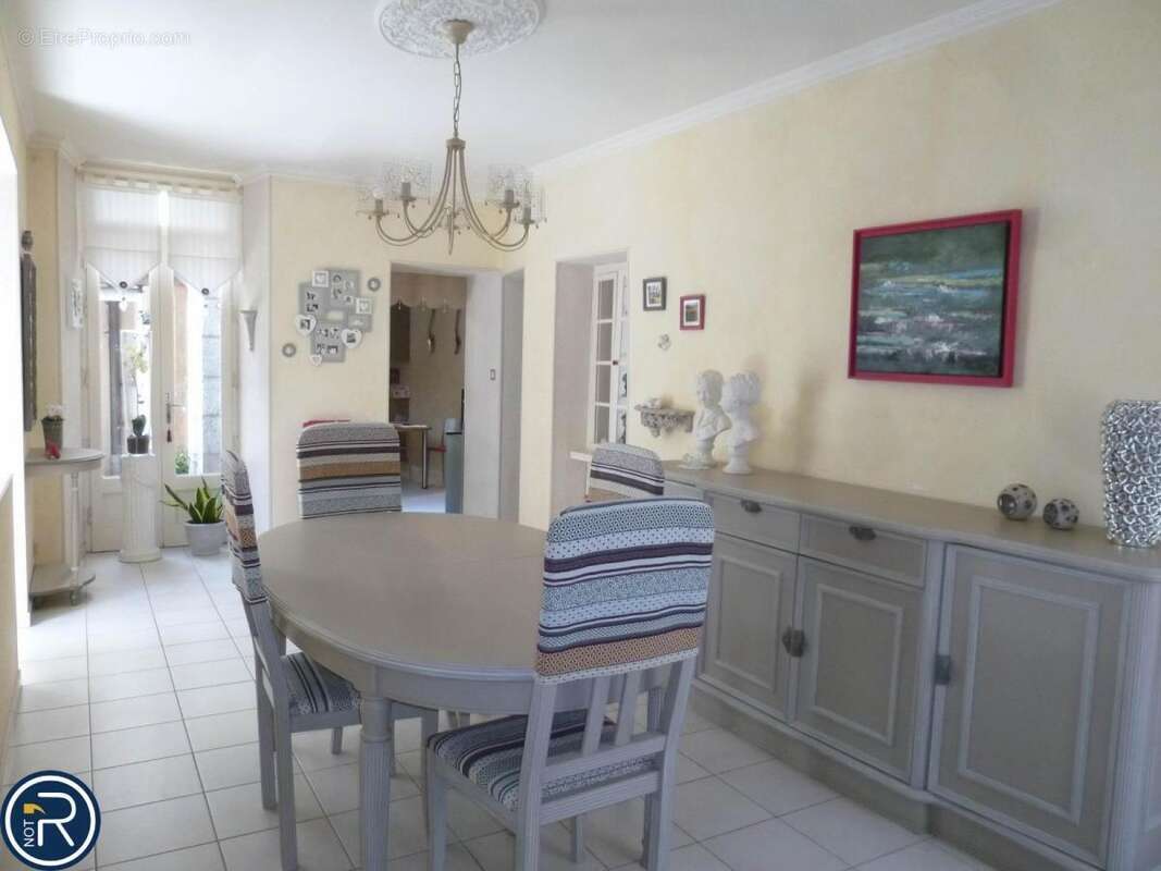 Maison 130 m² à Montsurs  - photo 2