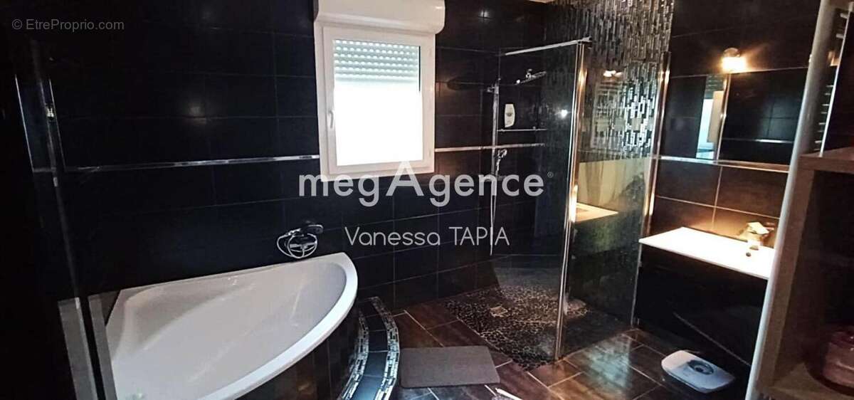 Maison à ROMILLY-SUR-SEINE