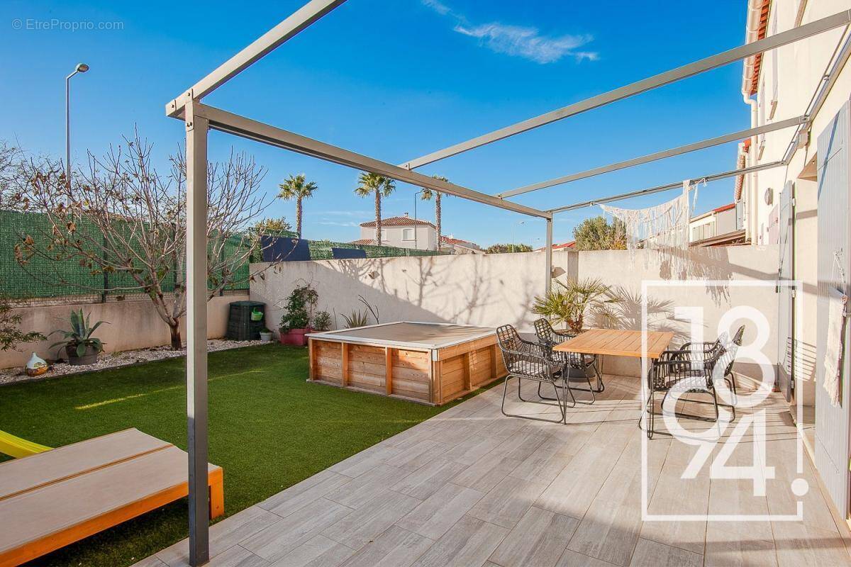 Maison à CHATEAUNEUF-LES-MARTIGUES