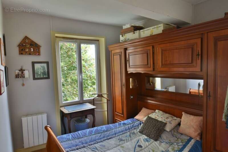 proche Chauffailles - Maison pierre - 7 piéces dont 4 chambres-  137m² - photo 11