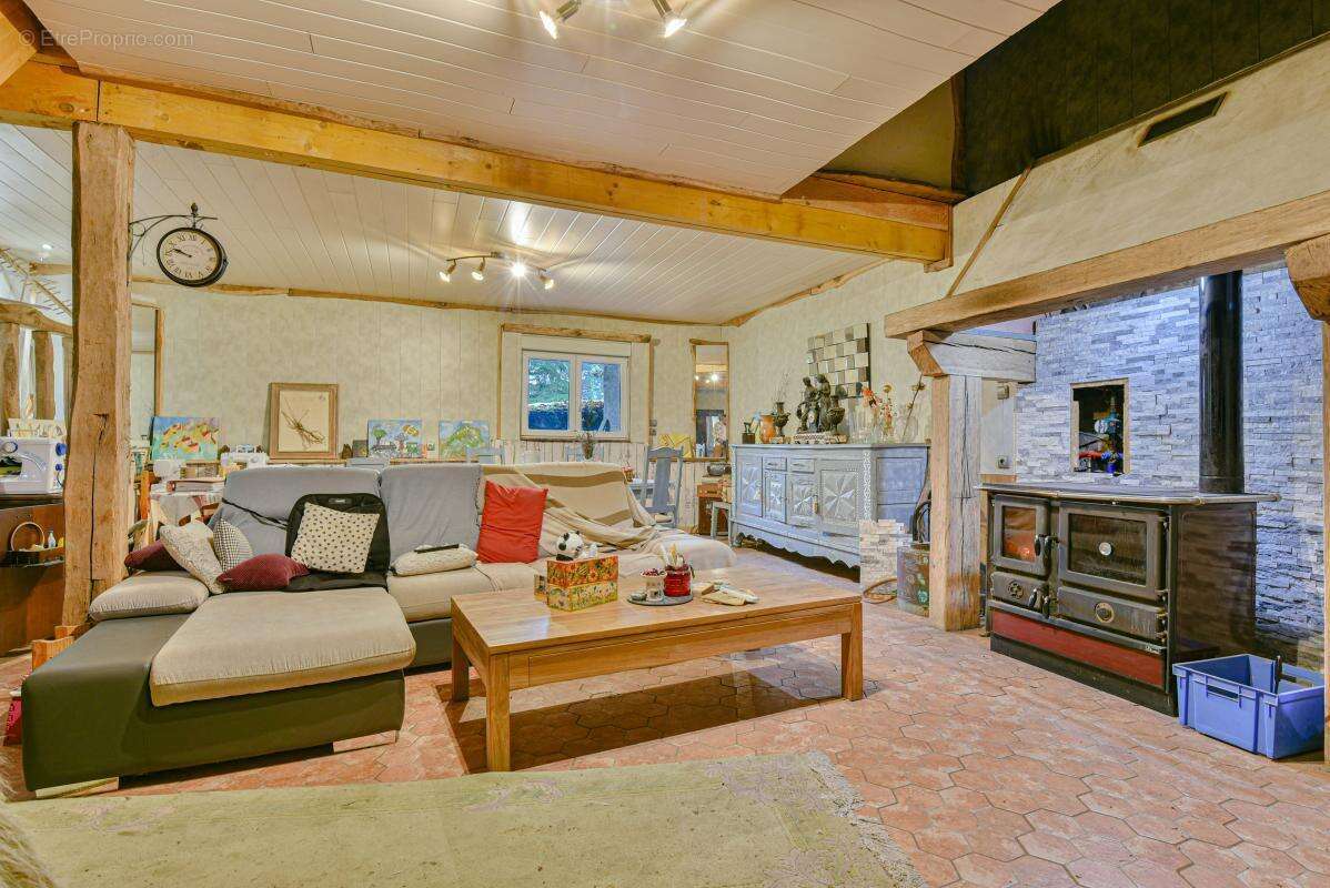 Maison 220 m² à Champagnac-La-Riviere  - photo 9