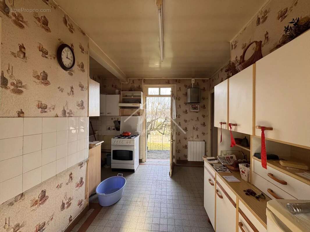 Maison à DOMPIERRE-SUR-BESBRE