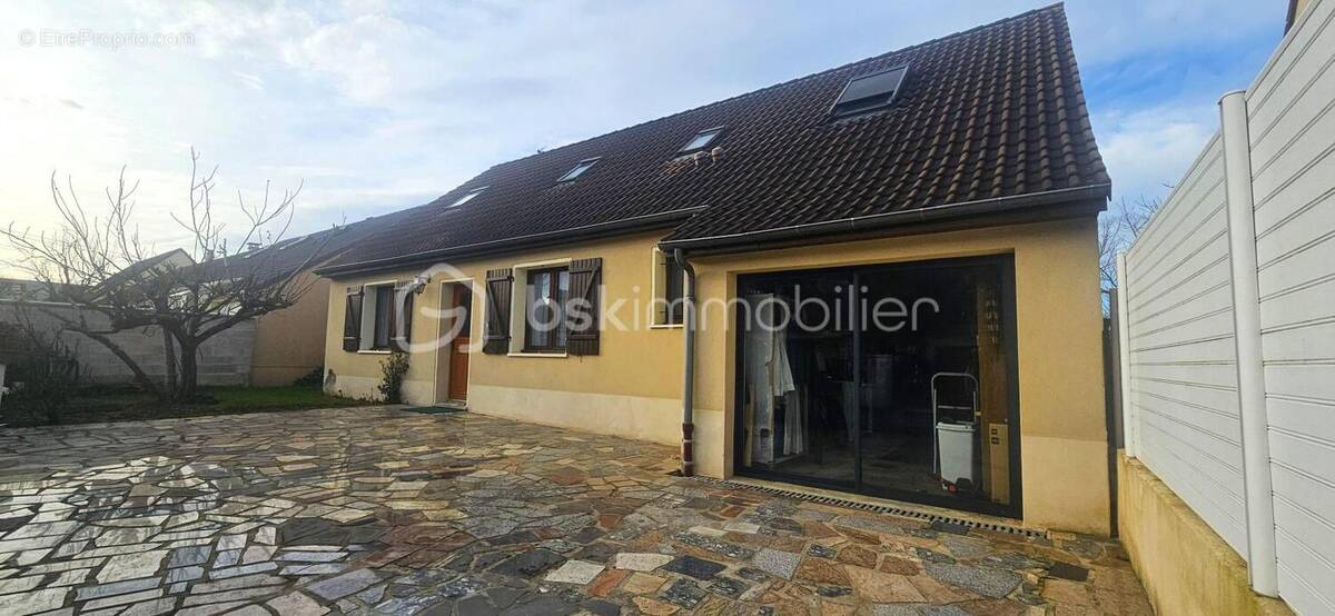 Maison à PONTAULT-COMBAULT