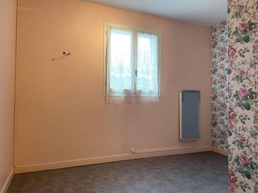 Bureau - Maison à BONNETABLE