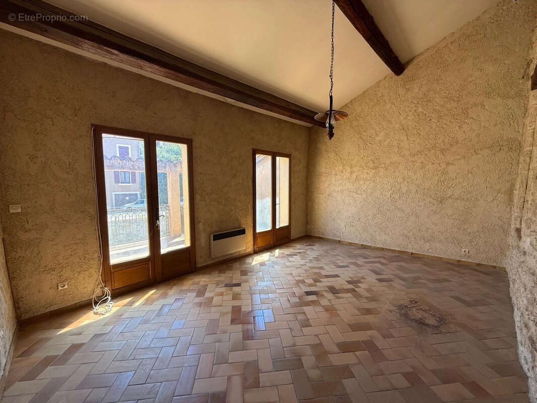 Maison à MONTAGNAC
