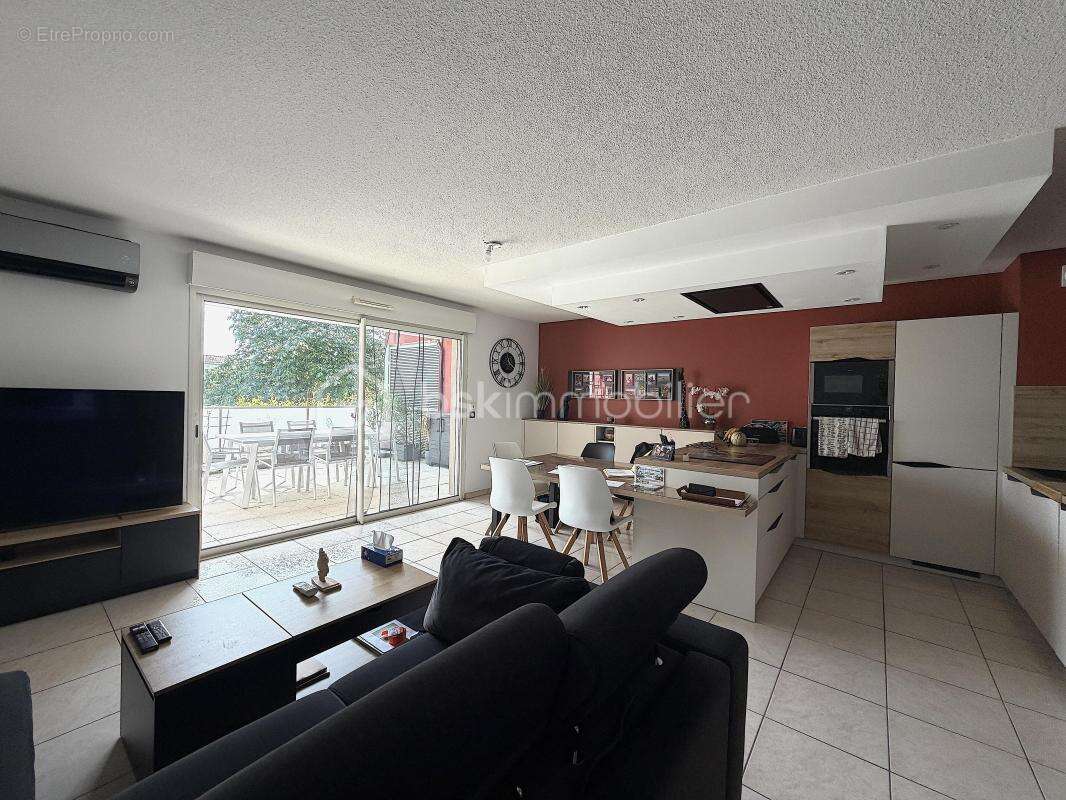 En RDC, très beau T3 en excellent état de 67m2 avec 2 places parking en sous-sol ! - photo 2