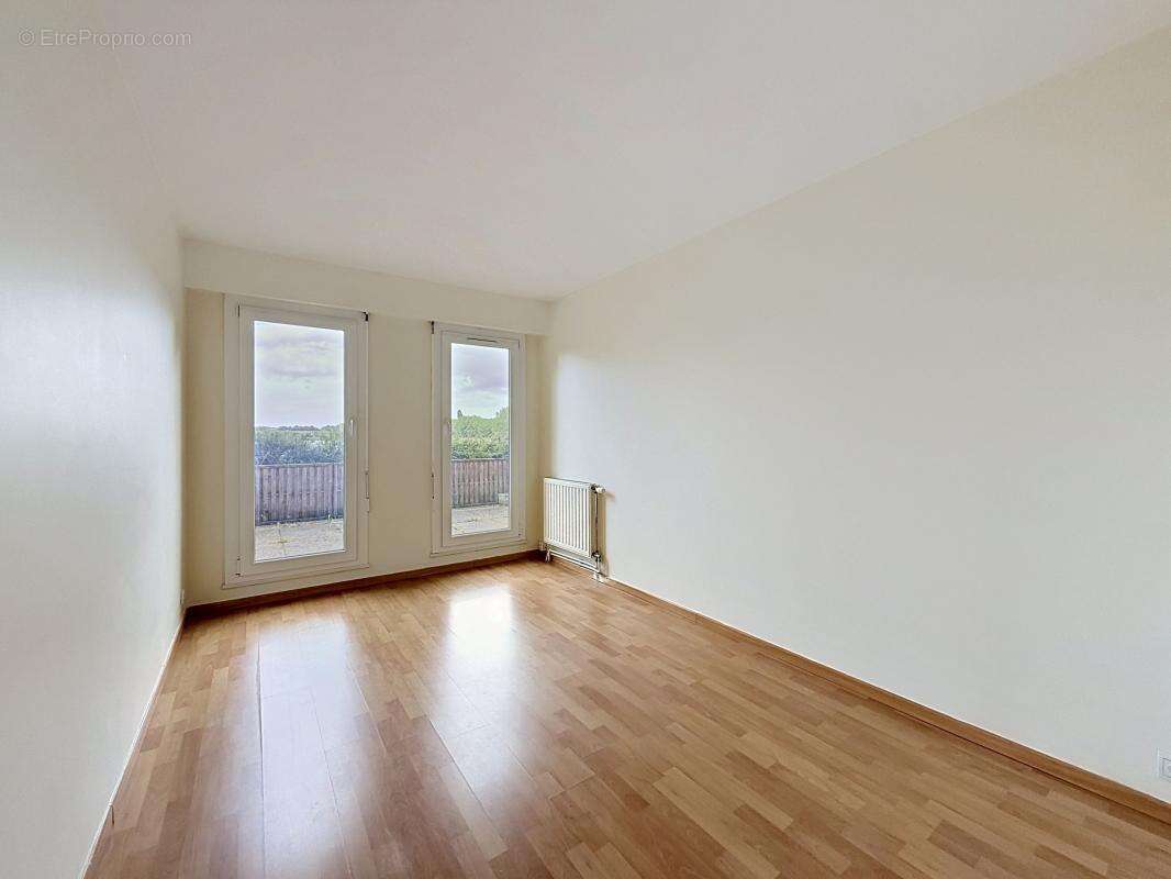 Appartement à MONTIGNY-LE-BRETONNEUX