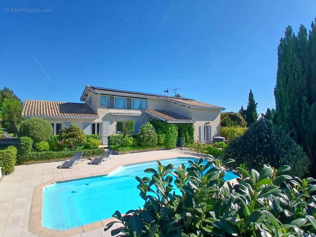 Maison à MONTGUYON