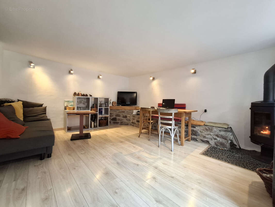 Maison à LA PERRIERE