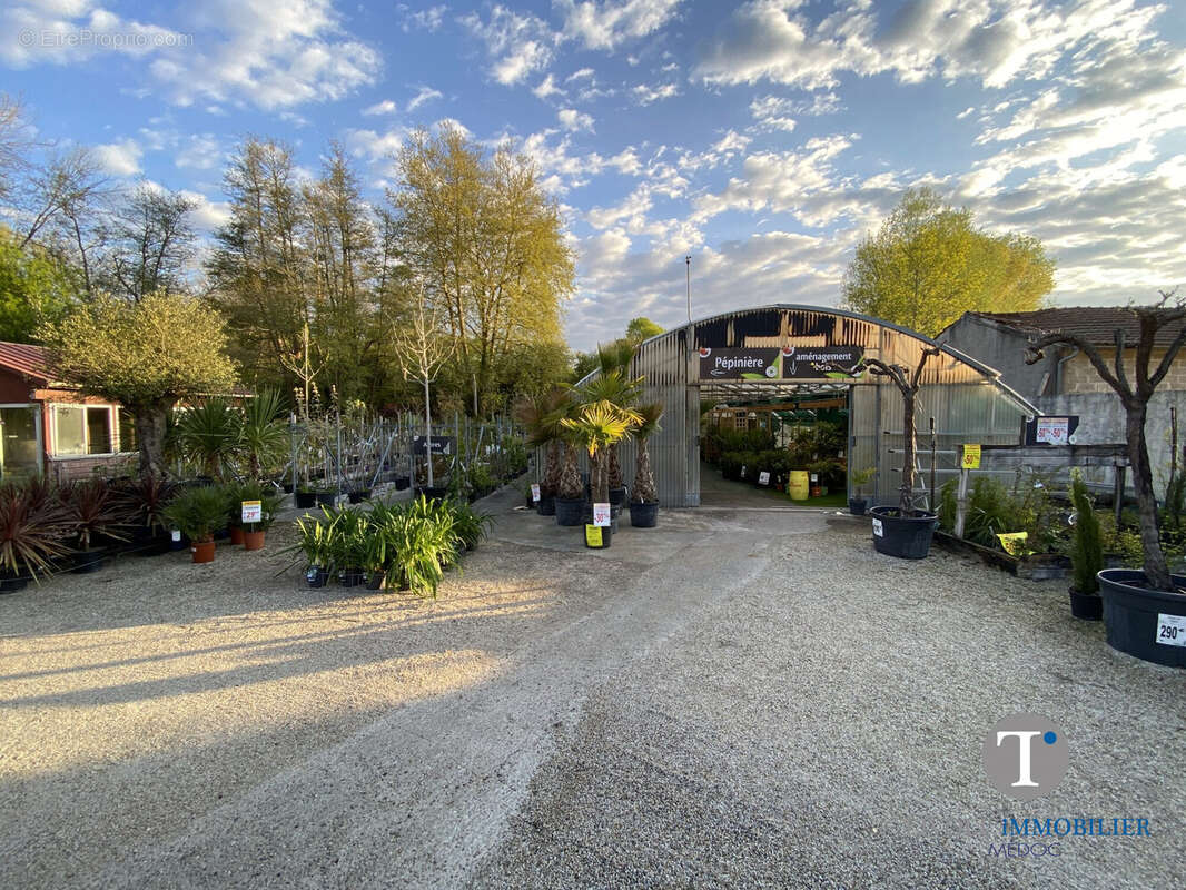 Commerce à LESPARRE-MEDOC