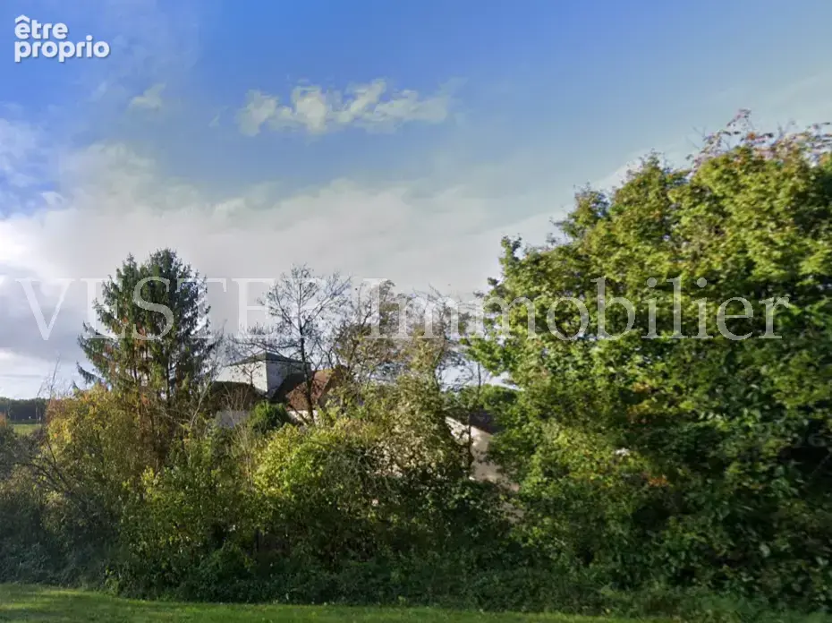 Maison sur un terrain de 2 178 m² dont 1 424 m² en zone U3 - photo 1