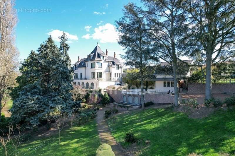 Maison bourgeoise 255 m² entièrement rénovée, parc clos et arboré de 4 303 m² (piscinable), 3 garages, terrasse, jacuzzi - photo 60