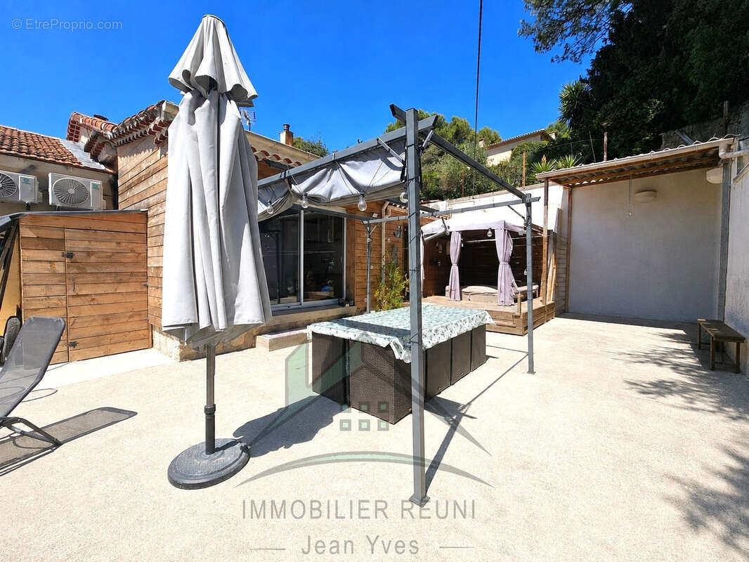 Villa de 131 m2 de plain-pied… Piscine… Dépendance… Sans vis-à-vis… Confort moderne… - photo 3