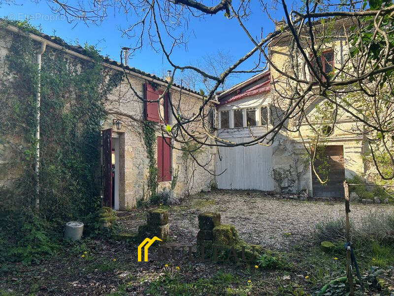 Maison à CIVRAC-DE-BLAYE