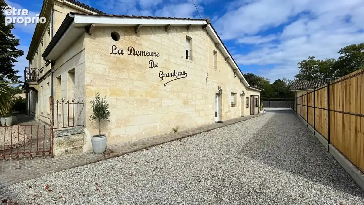 Maison de caractère avec salle de réception - photo 2