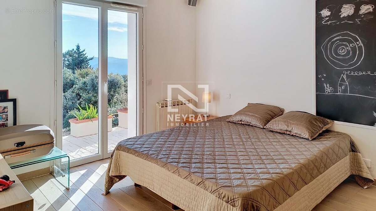 Maison à MONTAUROUX