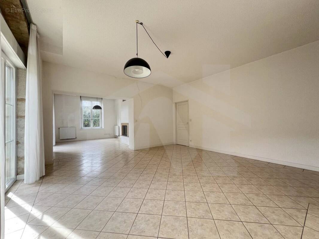 Appartement à POISAT