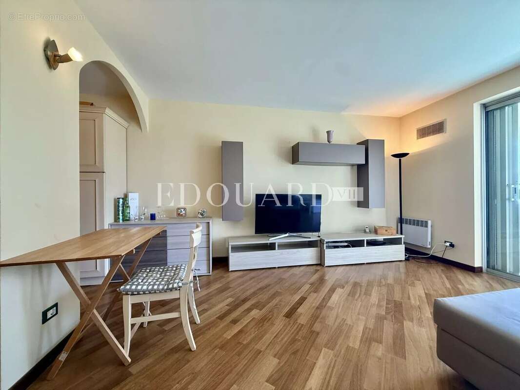 Appartement à ROQUEBRUNE-CAP-MARTIN