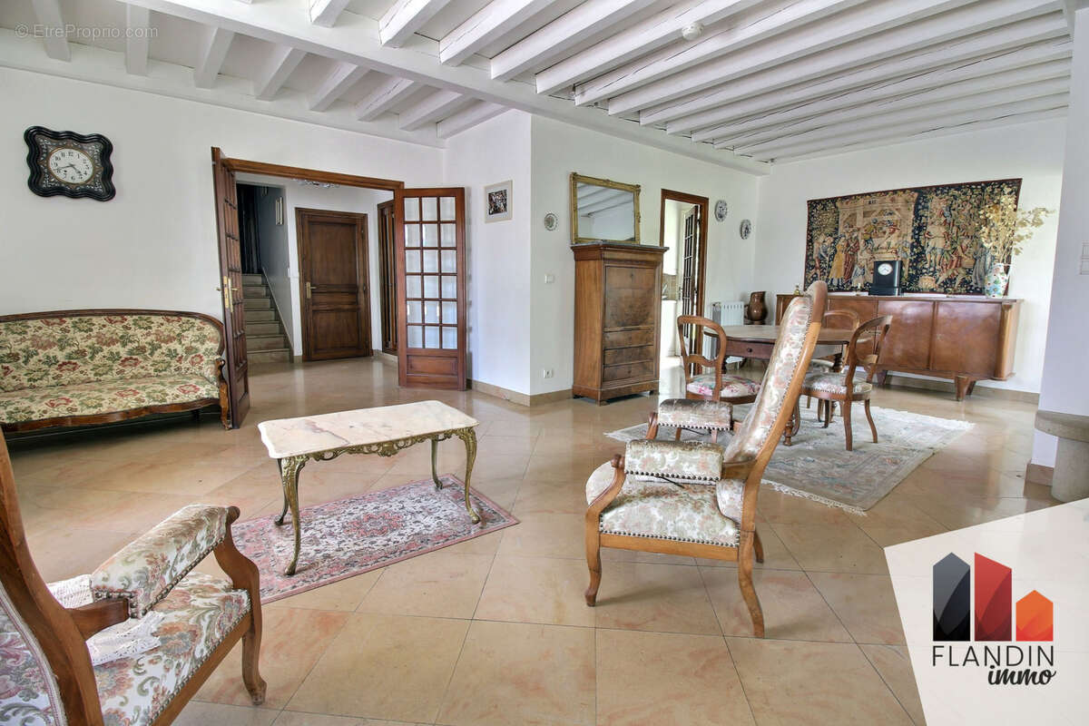 Maison à SAINT-GENIS-LAVAL