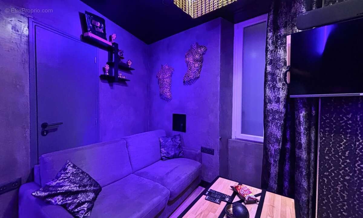 Le Cannet - Studio aménagé en loveroom - idéal investisseur - photo 5