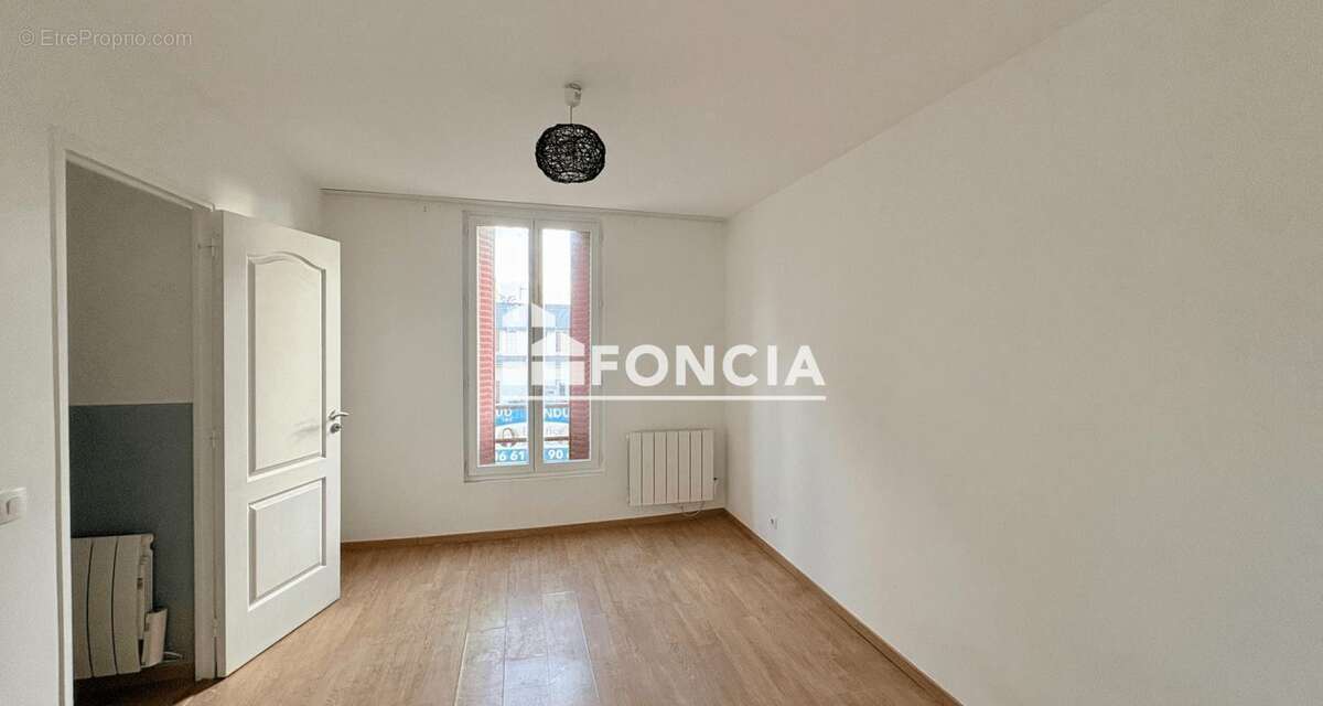 Appartement à LES PAVILLONS-SOUS-BOIS