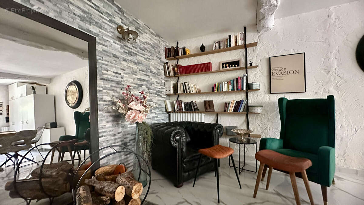 Le Broc Maison de village 6P - 148m2 avec terrasse et cave - photo 4