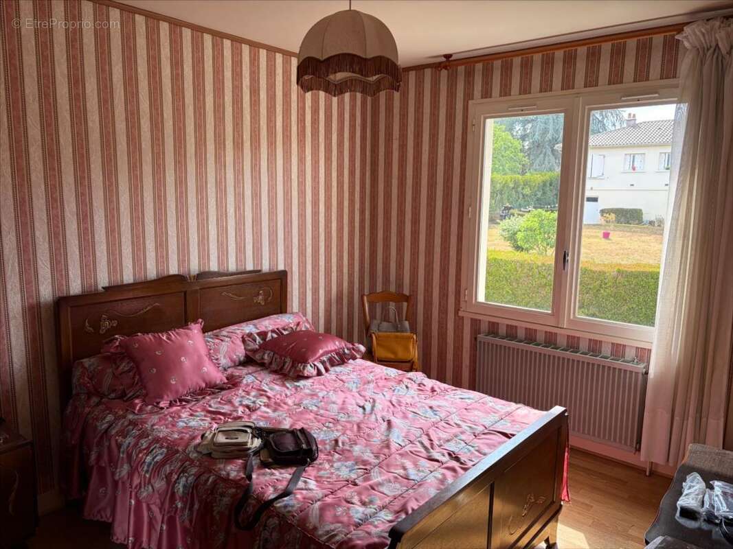 Maison 82 m² à Saint-Georges-Les-Baillargeaux  - photo 5