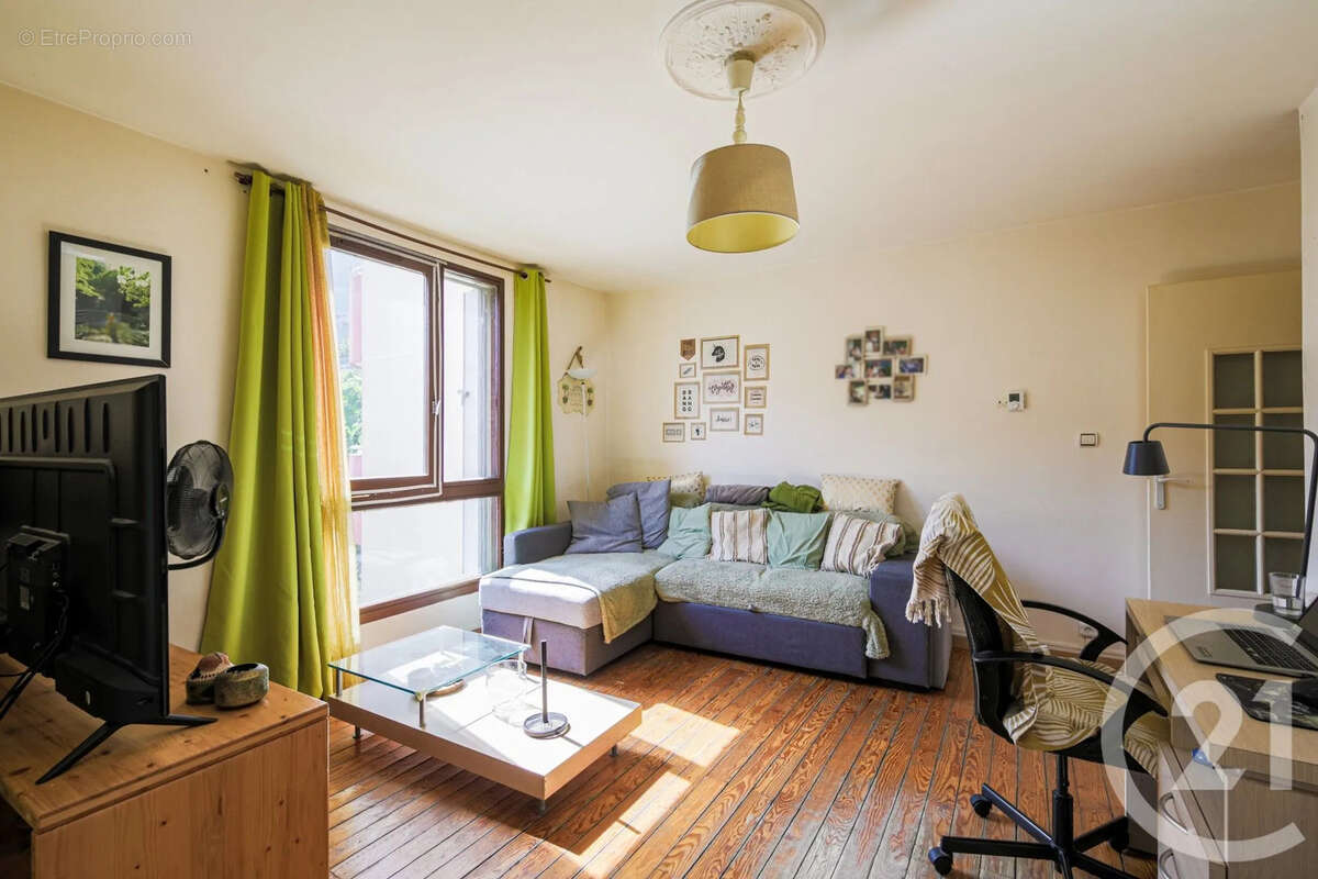 Appartement à FONTAINE