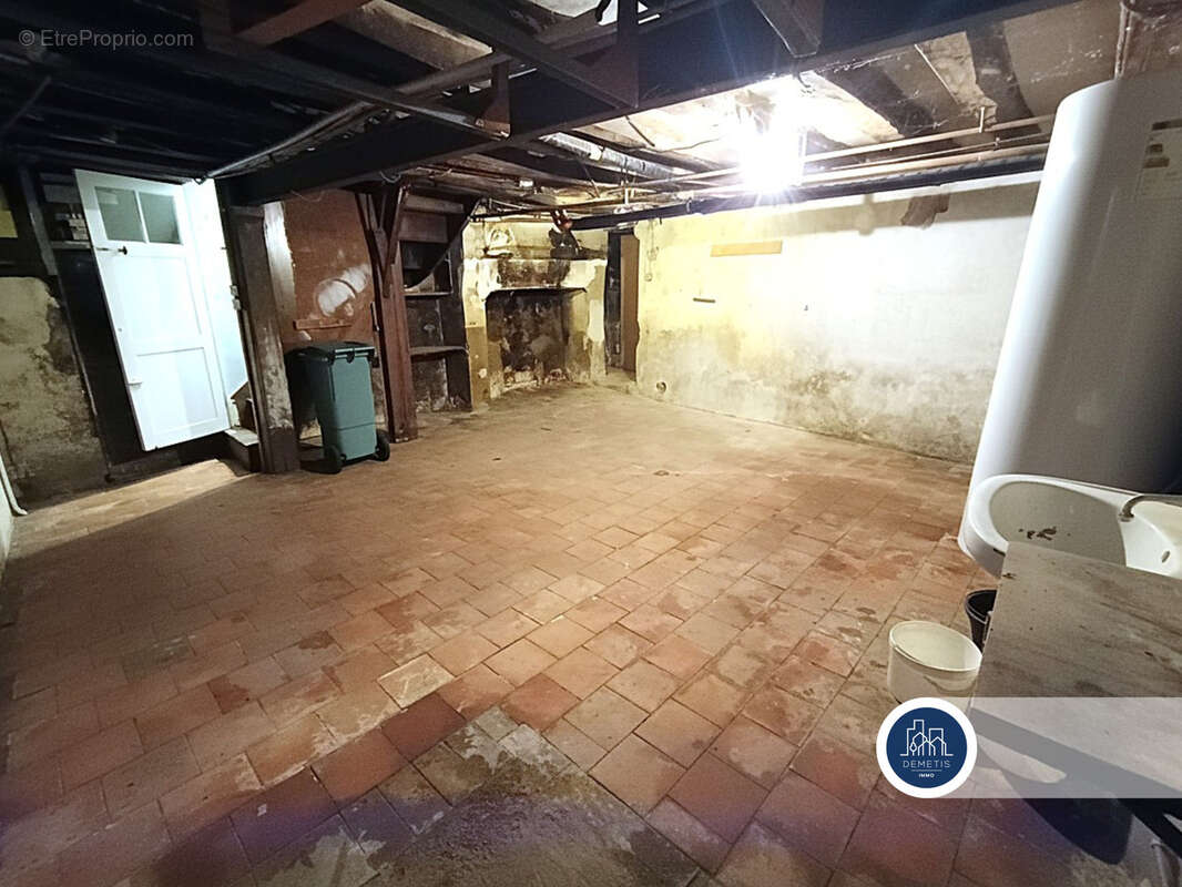 Maison à MONTFORT-LE-GESNOIS