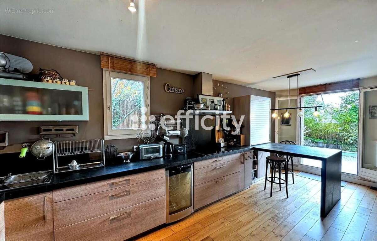 Maison à VERRIERES-LE-BUISSON