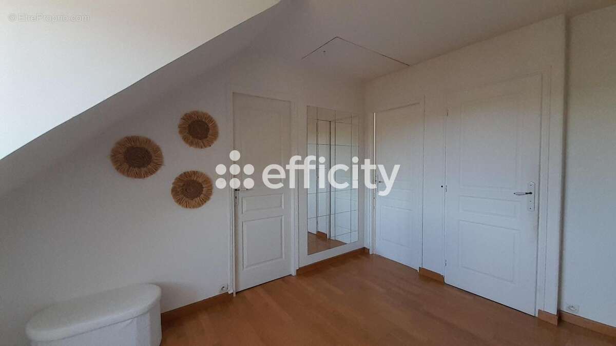 Maison à CONDE-SUR-SARTHE