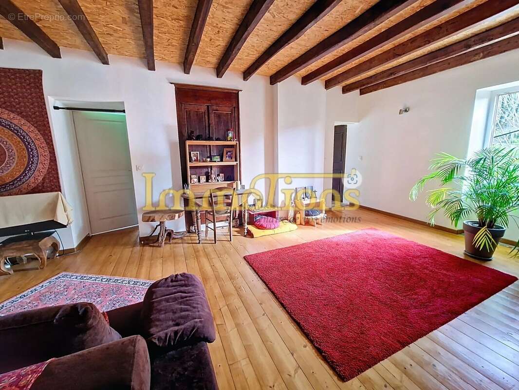 Maison à SAINT-JUST-DE-CLAIX