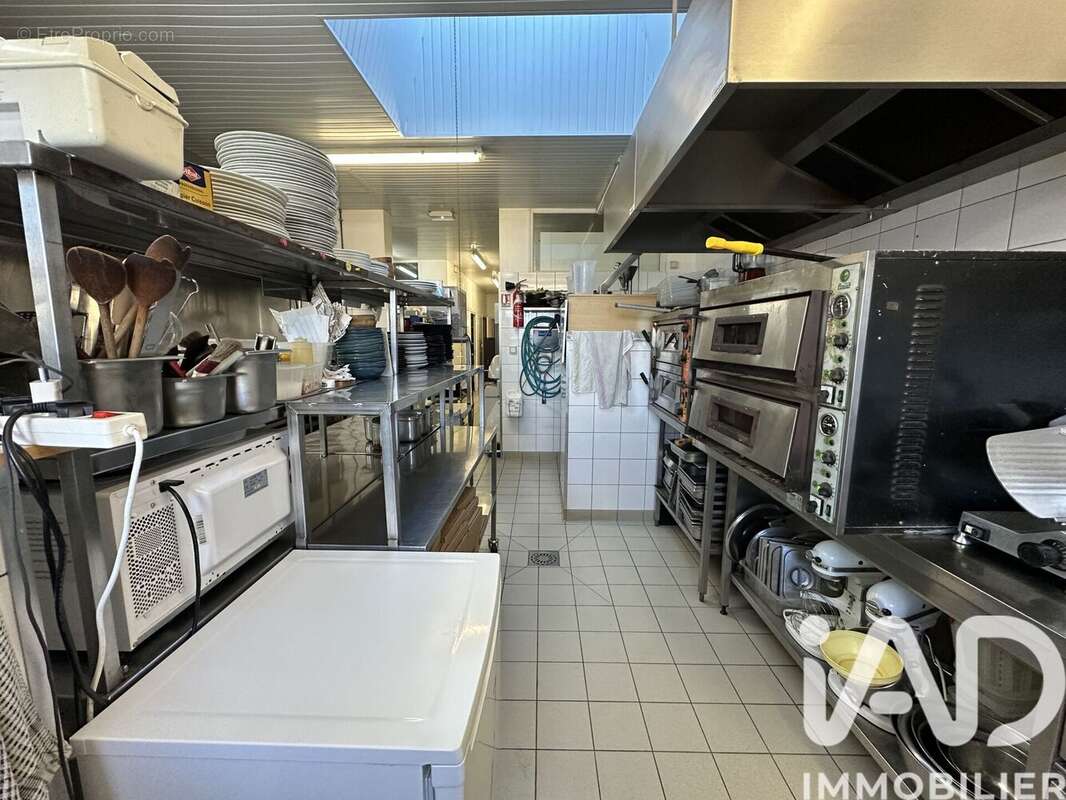 Commerce 300 m² à Moutiers-Les-Mauxfaits  - photo 2