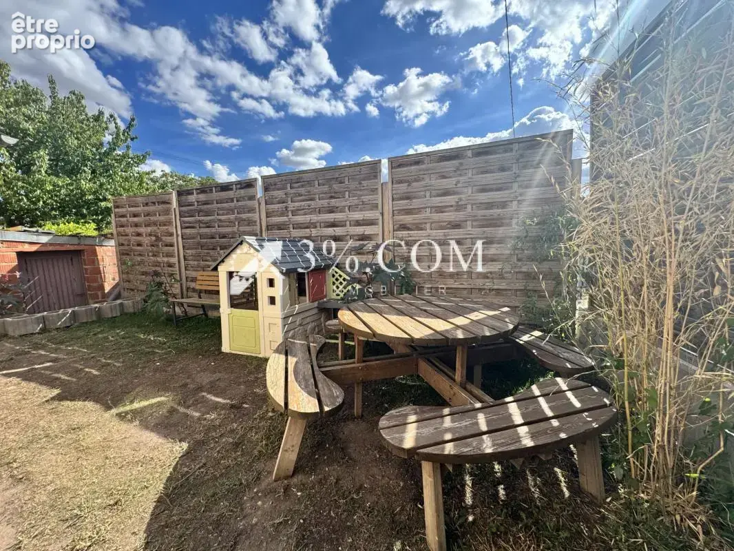 3%COM Jolie maison avec 3 chambres - jardin- dépendance - photo 4