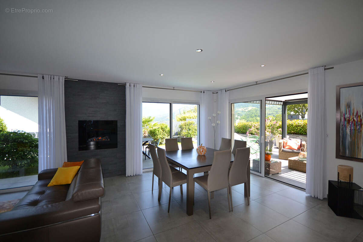 Maison à SAINT-JORIOZ