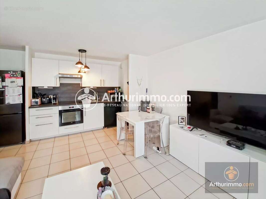 Appartement à SAINT-PIERRE-DU-PERRAY
