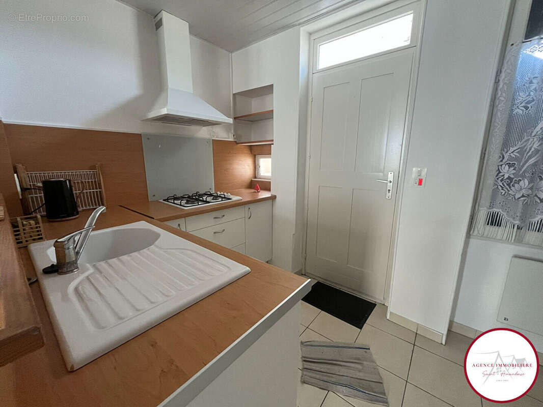 Maison de ville 48 m² avec dépendance - SAINT AMAND MONTROND - photo 4