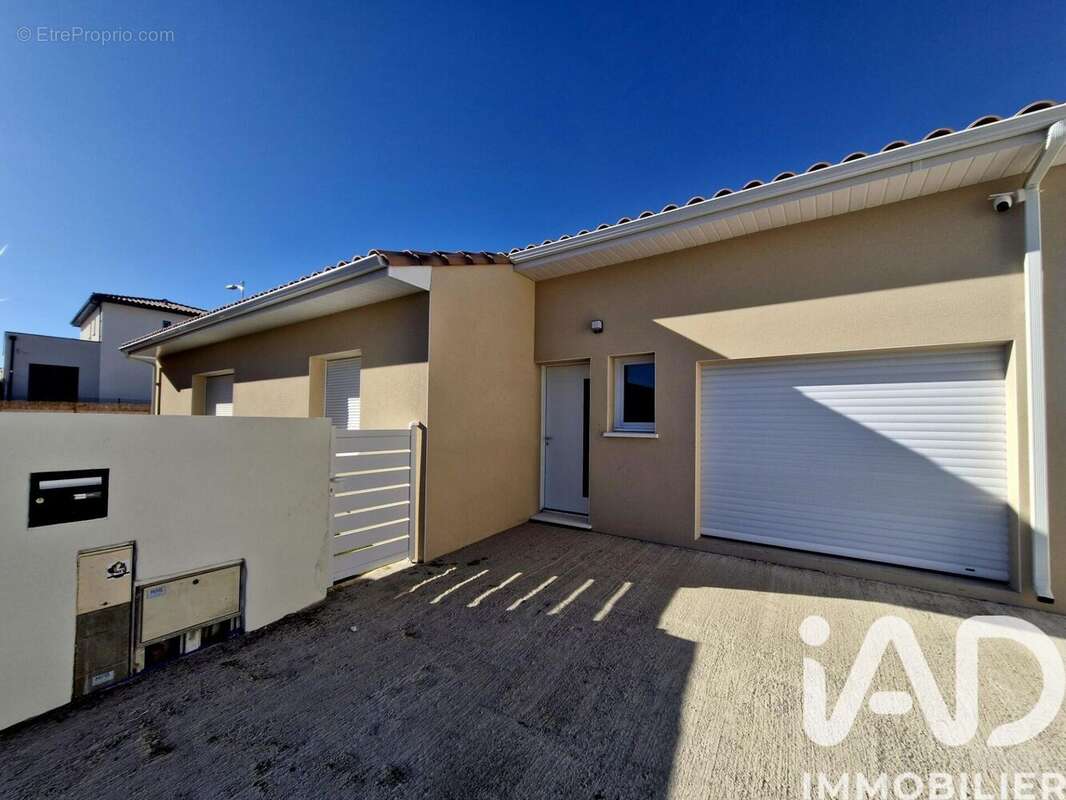 Photo 2 - Maison à NISSAN-LEZ-ENSERUNE