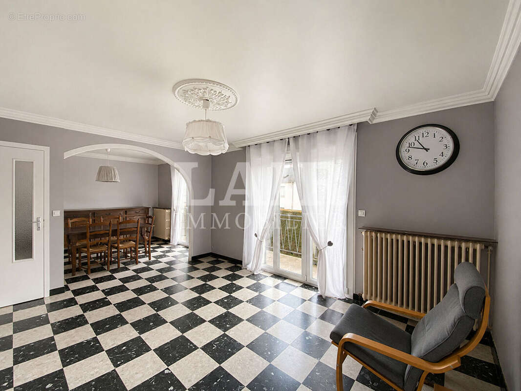 Maison à vendre à La Chapelle d'Andaine - Ref O15375 - photo 3