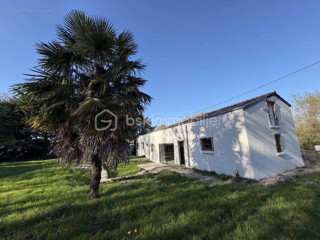 Maison à SAINT-MARS-DU-DESERT