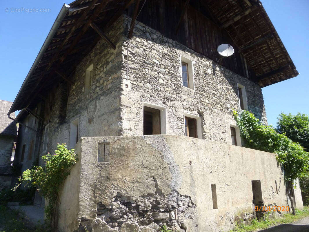 Maison à COISE-SAINT-JEAN-PIED-GAUTHIER