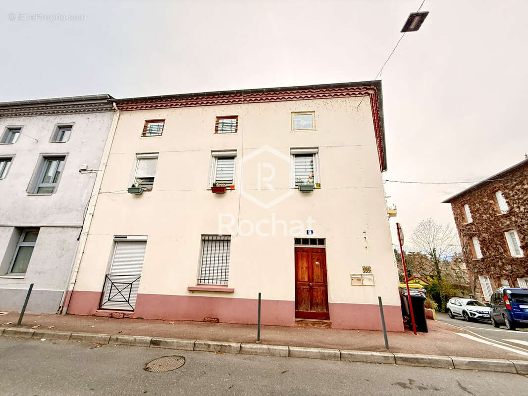 Appartement à SAINT-JUST-SAINT-RAMBERT