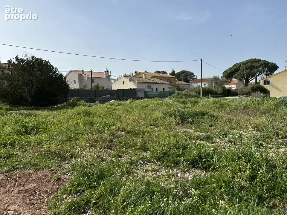 Terrain 700 m² à Le Pradet  - photo 2