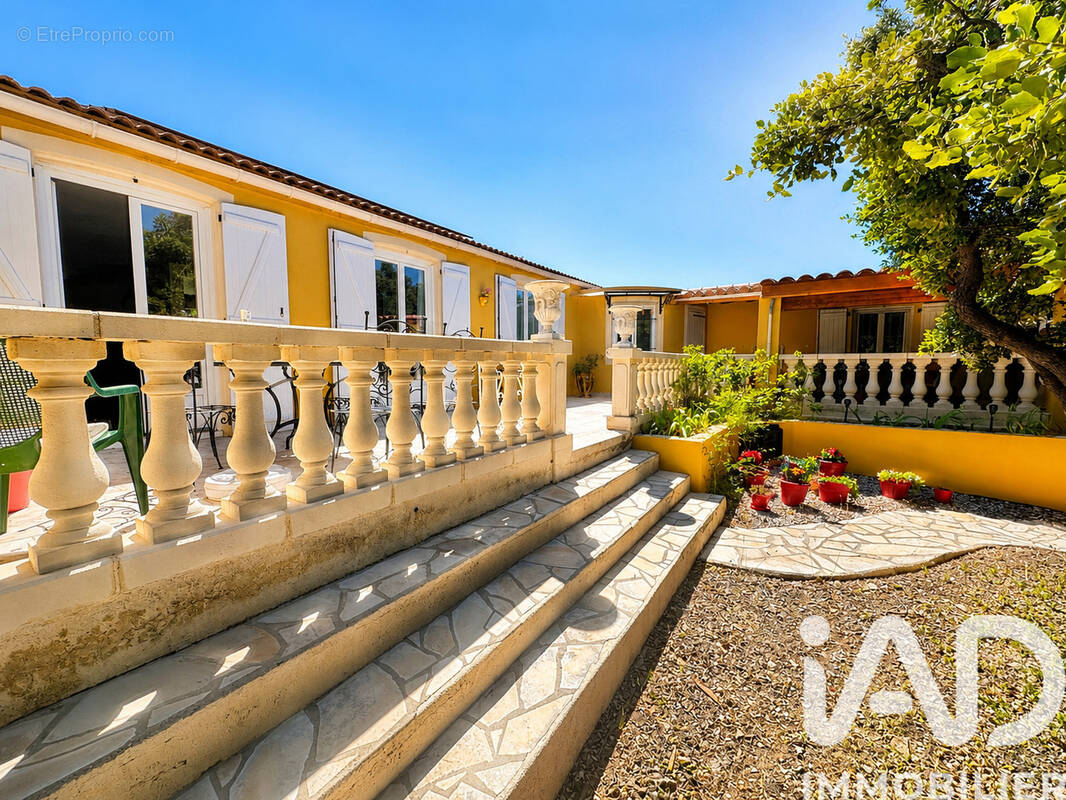 Photo 1 - Maison à VILLENEUVE-LES-AVIGNON