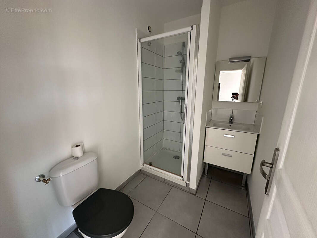 Vente en exclusivité à Meyrargues Aix nord LC Gestion vous propose un appartement de type 2/3 avec terrasse, cave et garage - photo 7