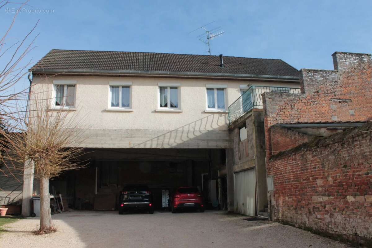 Appartement à SEURRE