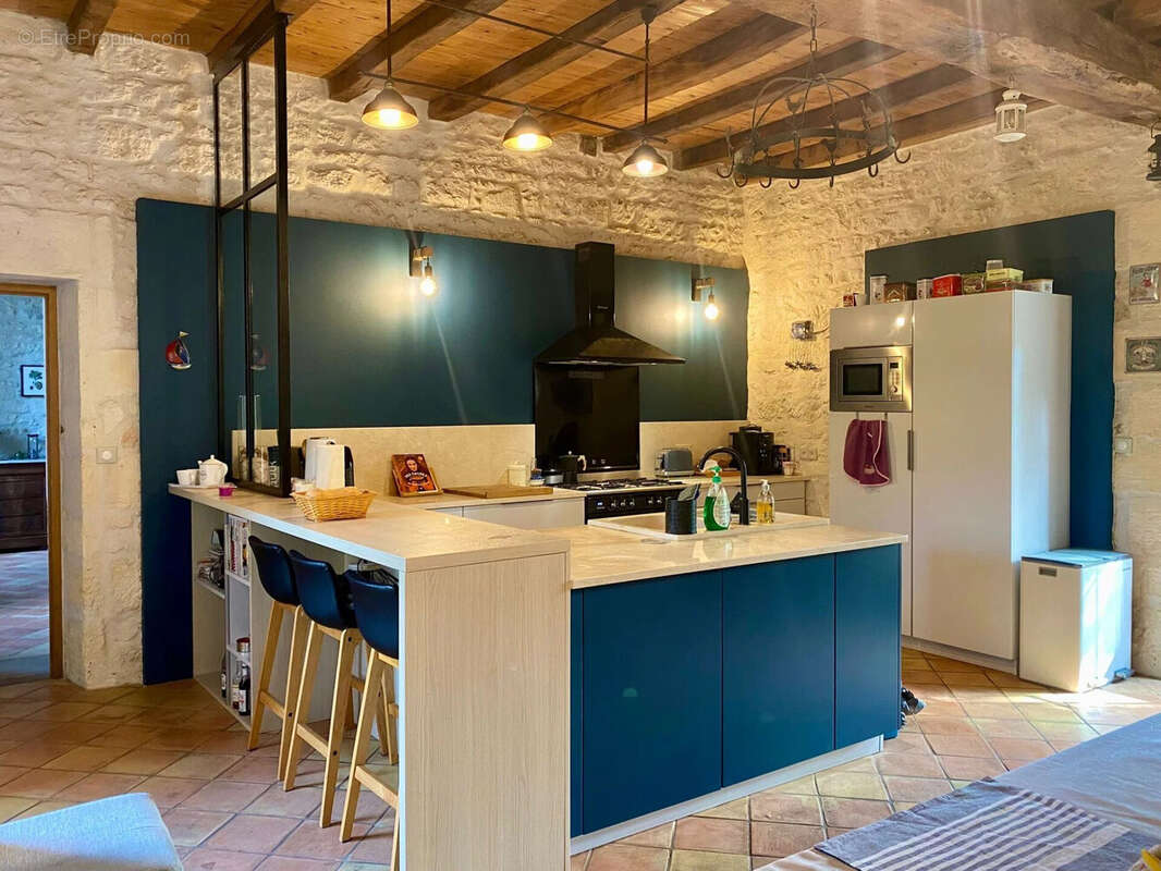 Maison à CHAMPAGNE
