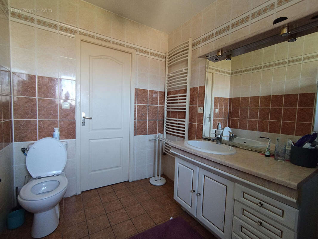 Maison T5 avec double garage sur les hauteurs de Bourgoin Jallieu - photo 11