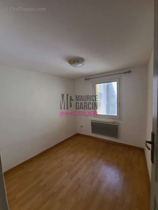 1er étage T2BIS - Appartement à SARRIANS