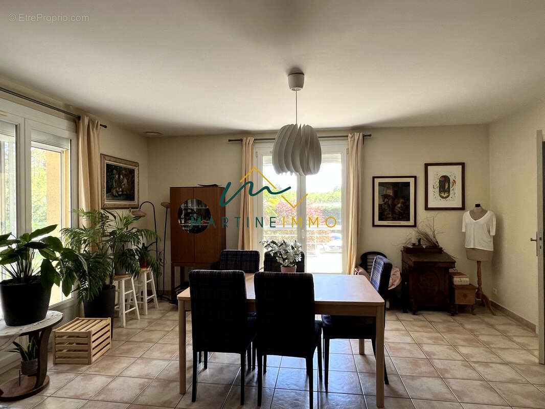 Maison à FOURQUES-SUR-GARONNE